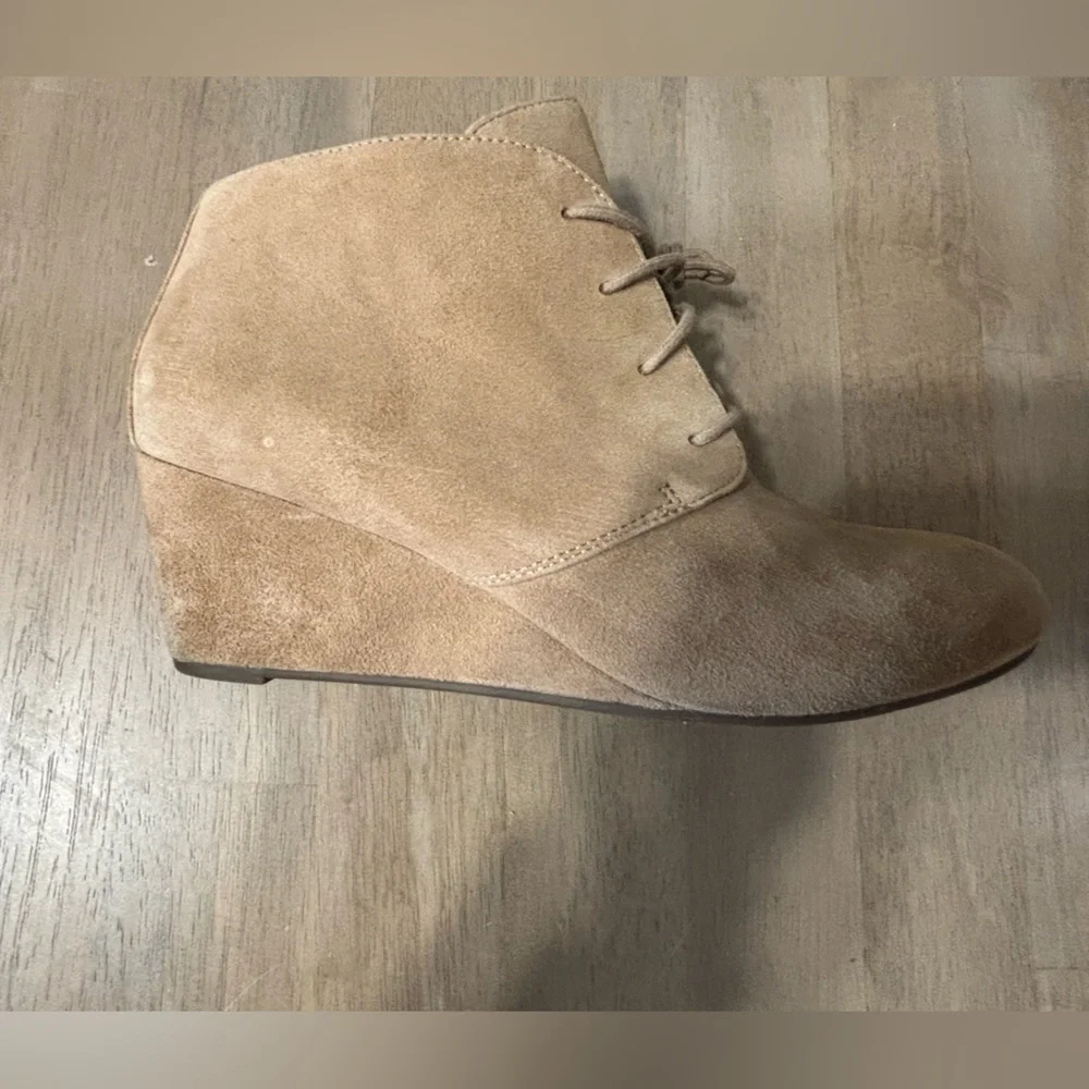 Vionic Becca Booties Tan Suede Ankle Boots Size 9